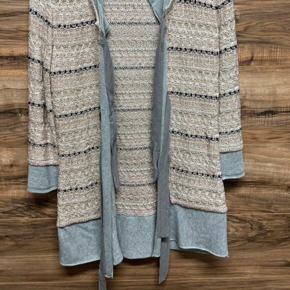 Escada size small cardigan - Picture 3 of 3